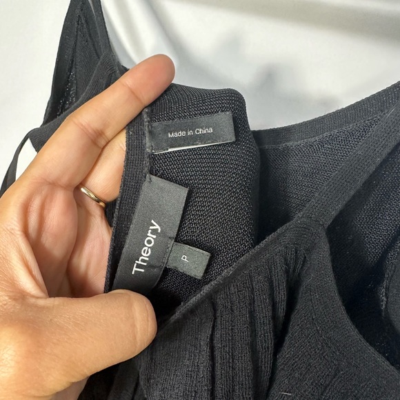 Theory pleated maxi dress - Picture 8 of 10